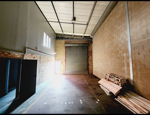 637M² WAREHOUSE TO LET IN KYA SANDS